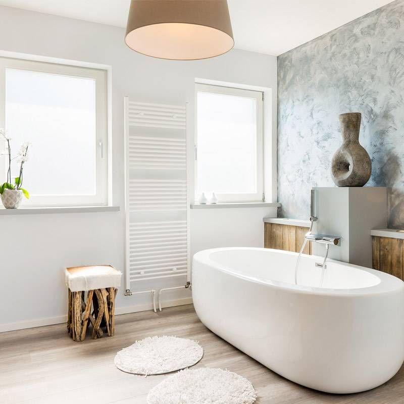 Badezimmer mit Handtuchheizkörper Badezimmer mit Handtuchheizkörper